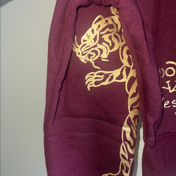 Ed Hardy Burgundy Hoodie with Tiger and Rose Design Size Medium New With Tsg - Picture 8 of 10
